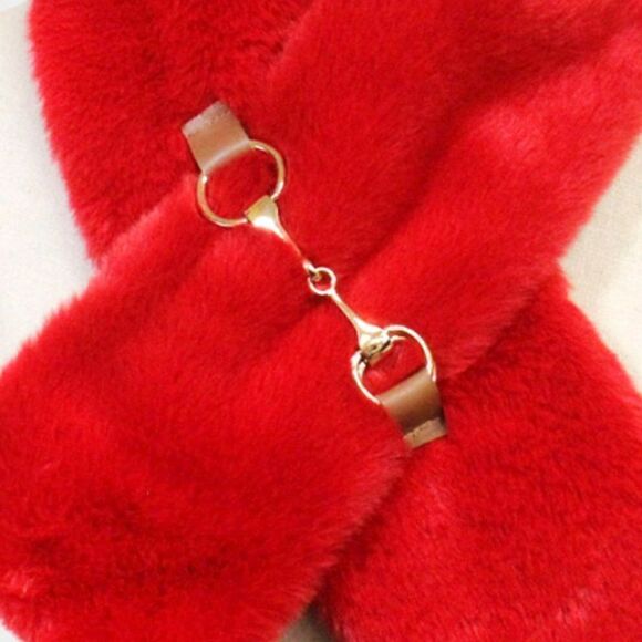 Red Faux Fur Leather Pull Through Scarf NWT - Picture 2 of 5